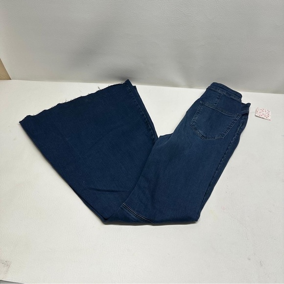 Free people we the free blue midnight Women's Blue Flared Jeans size 29 nwt - Picture 3 of 10